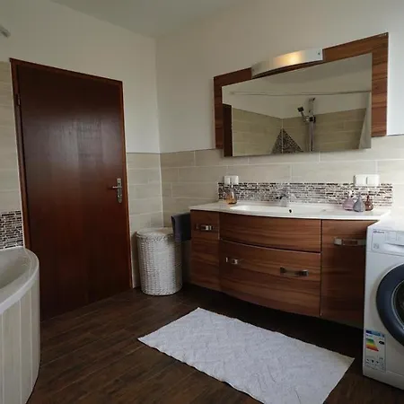 Gemütliche Für Bis Zu 11 Personen. Apartment *